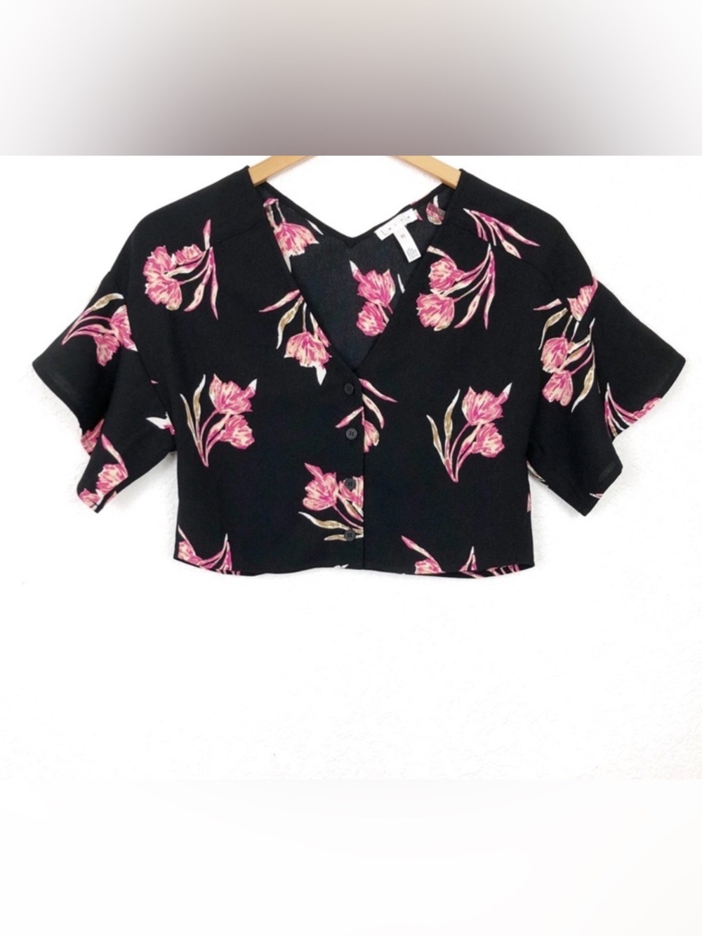 LEITH Floral Crop Top Black Pink Hawaiian Shirt Blouse Button Down V Neck Flowy - Picture 2 of 11